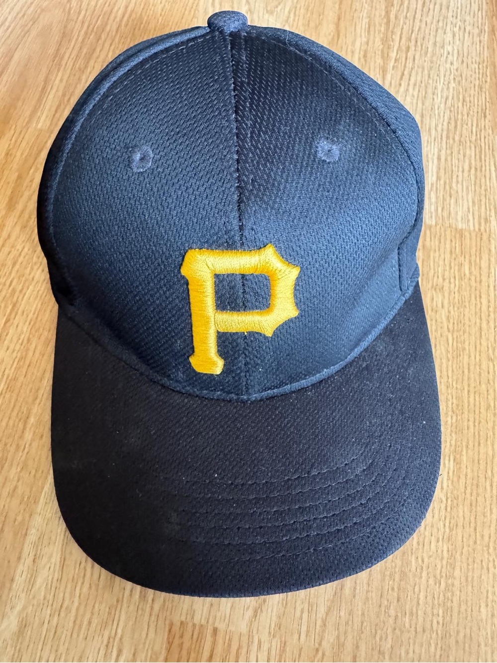 Black Pirates Baseball Cap with Yellow 'P' Logo - Picture 3 of 4